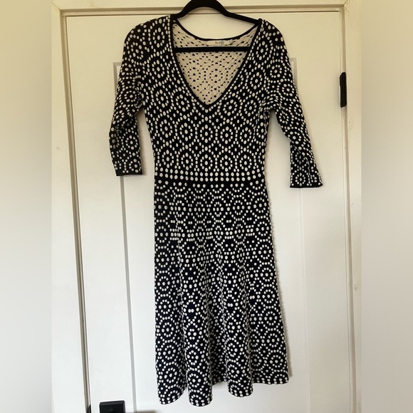 Boden Dresses & Skirts - BODEN Jacquard Sweater Dress Size 6R A-Line
Midi 3/4 Sleeve Soft Stretch Knit